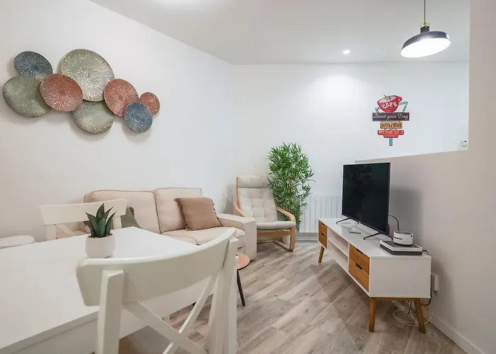 Modern&Cozy-3 Bedrooms 1 Bathroom-Delicias
